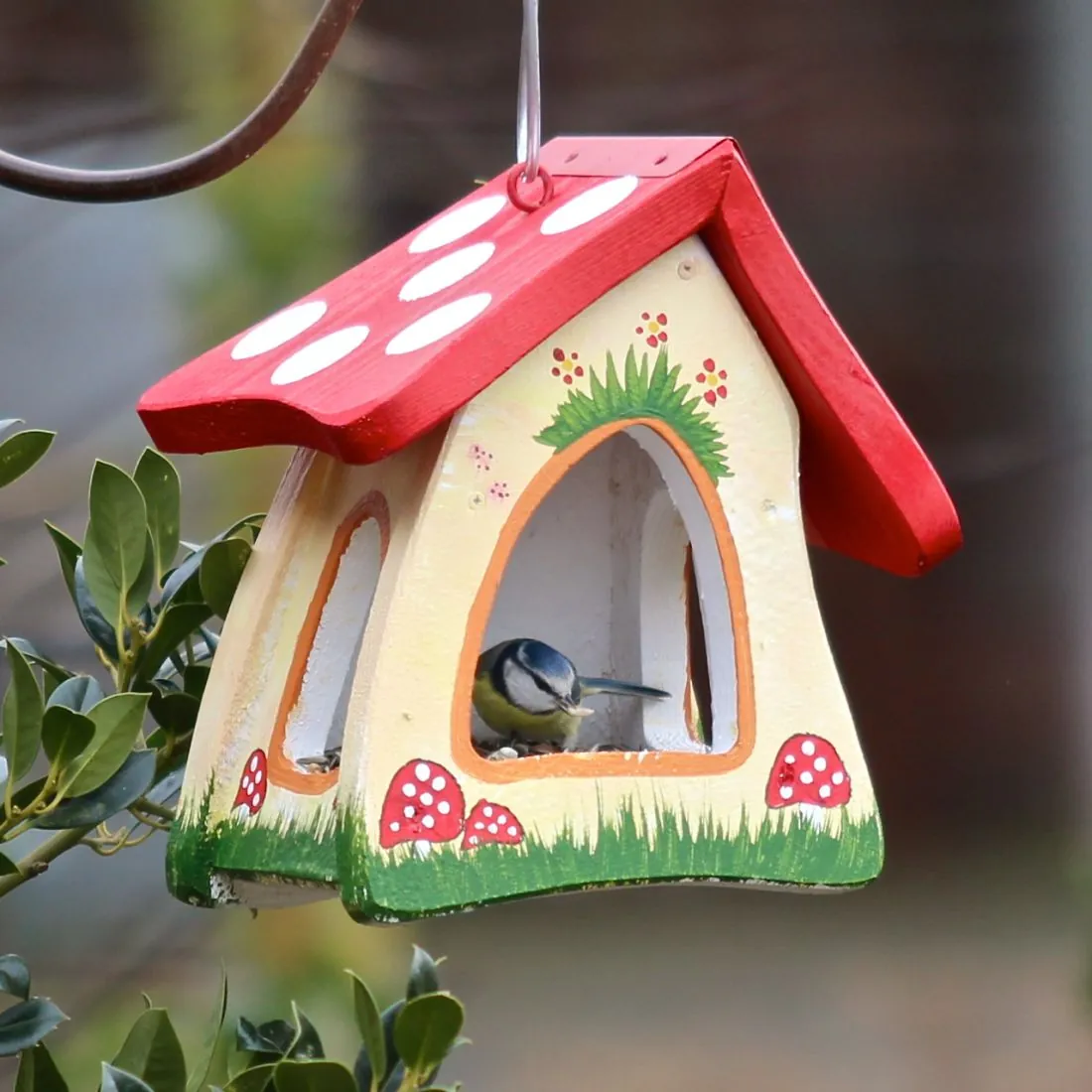 Vogelvilla Futterhaus Waldmotiv
