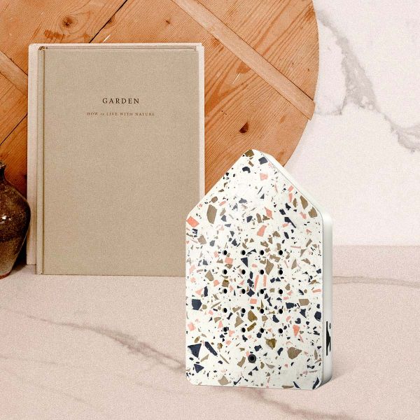 Birdybox Toffee Terrazzo - Vogelgezwitscher - inkl. Saugnapf