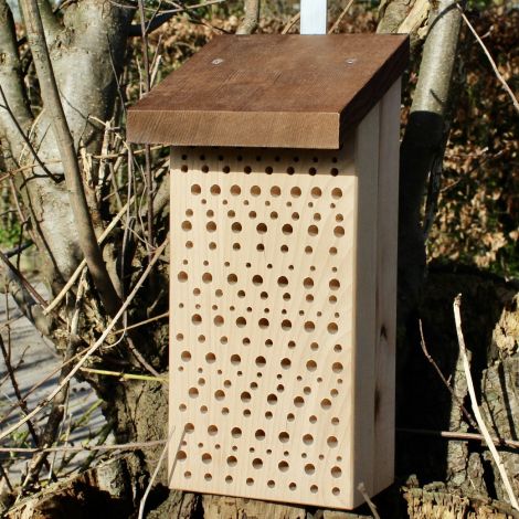 Insektenhotel Wildbienen - Tower mit Thermoholzdach