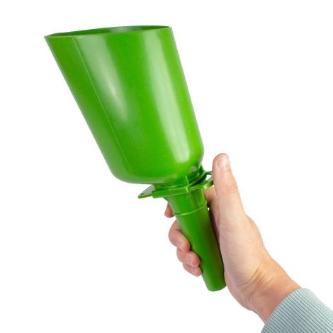 Futterschaufel mit Fülltrichter