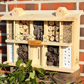 Luxus Insektenhotel für Garten Nützlinge wie Wildbiene Florfliege Marienkäfer Schmetterlinge